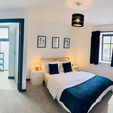 Apartment With Balcony Near Chatham Dockside Brompton  Екстер'єр фото