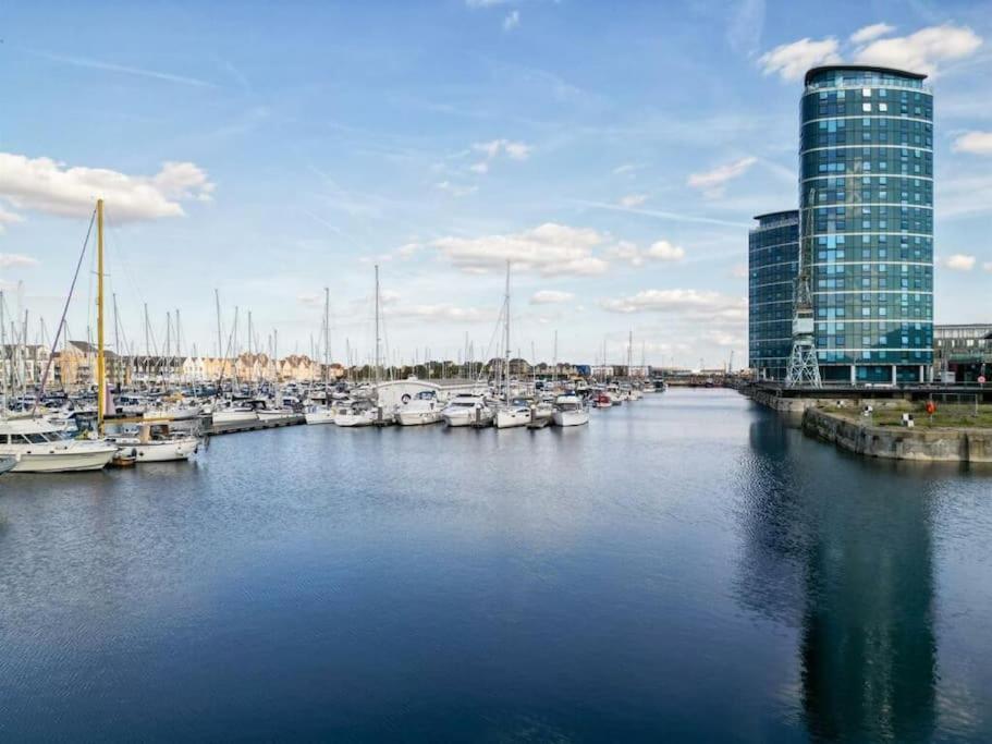 Apartment With Balcony Near Chatham Dockside Brompton  Екстер'єр фото