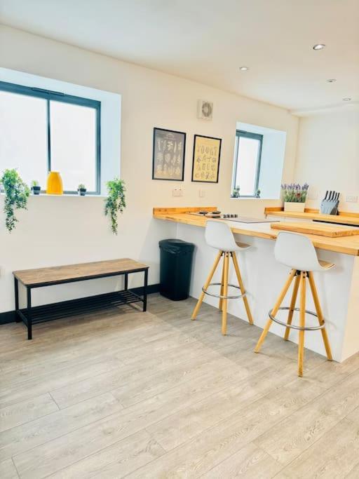 Apartment With Balcony Near Chatham Dockside Brompton  Екстер'єр фото