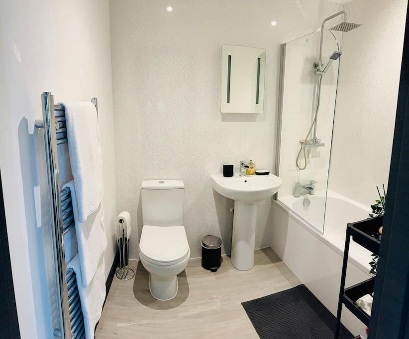 Apartment With Balcony Near Chatham Dockside Brompton  Екстер'єр фото